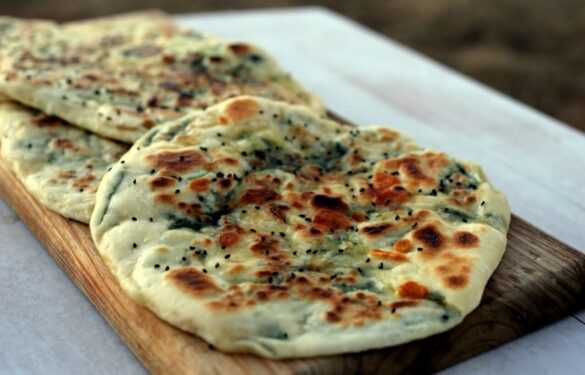 Spinach & Cheese Naan